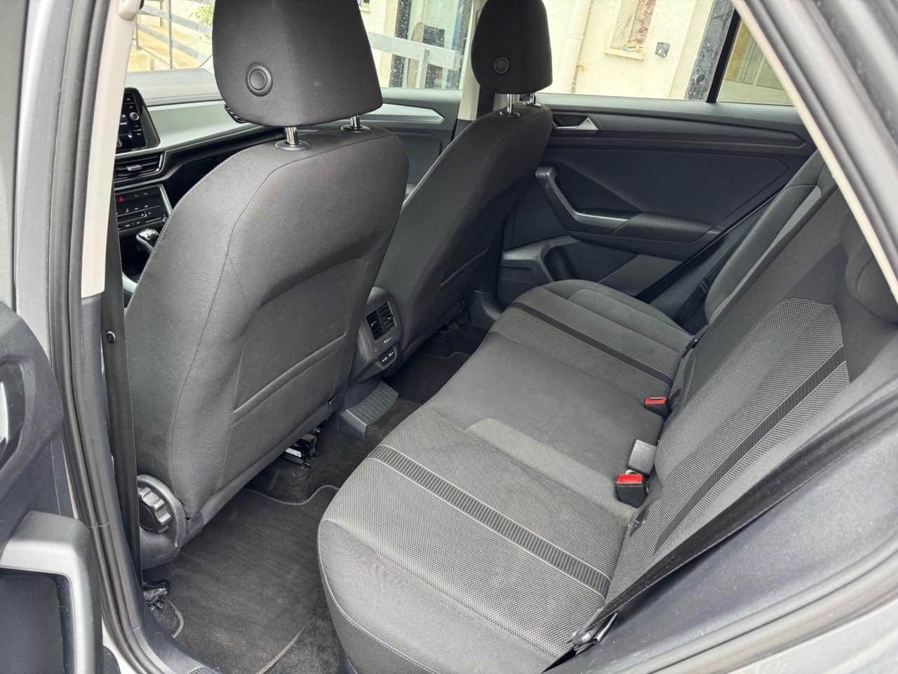 Vw T-Roc 1.0 TSI - FARI LED - CERCHI 17 - 2022