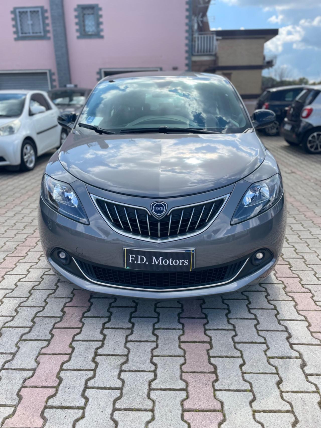 Lancia Ypsilon 1.0 FireFly 5 porte S&S Hybrid UnYca