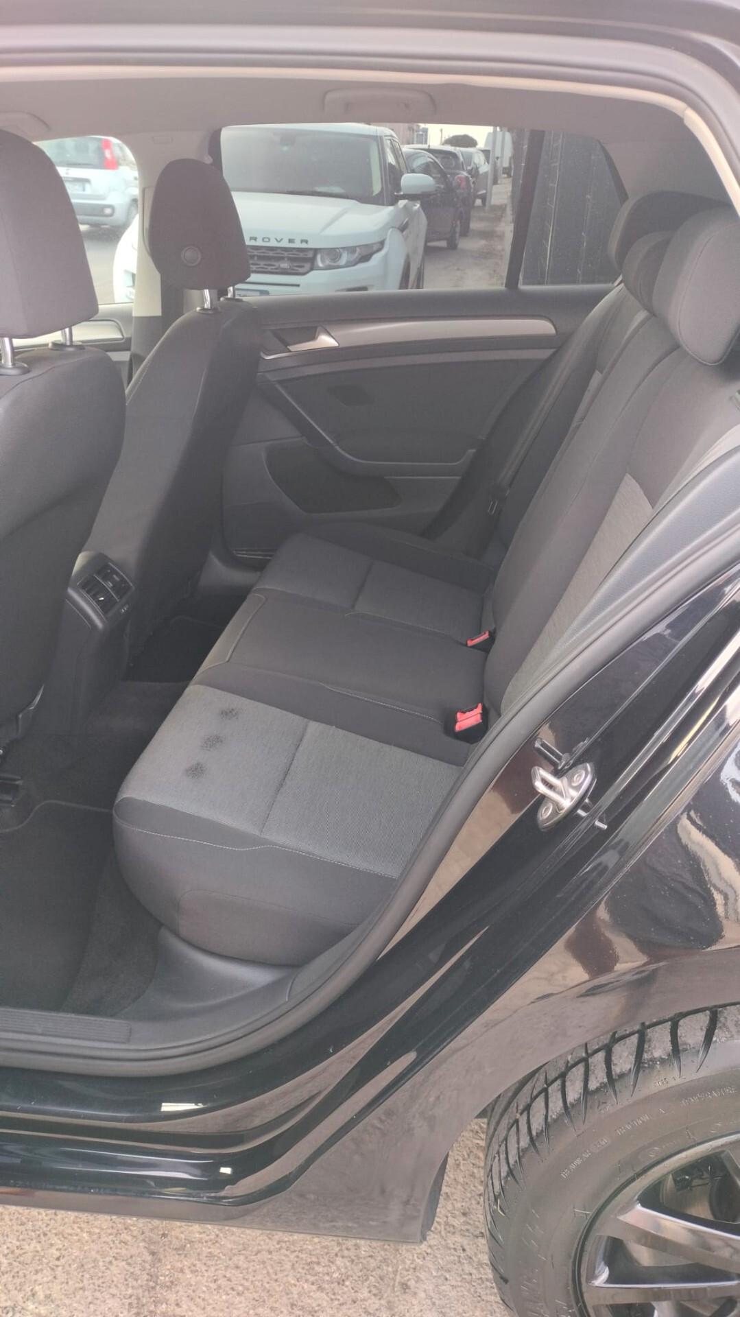 Volkswagen Golf Business 1.6 TDI DSG 5p. Highline BlueMotion Technology