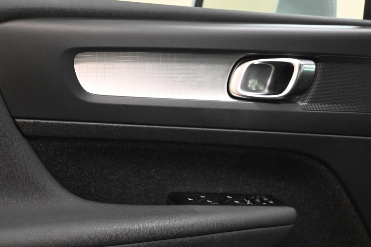 VOLVO XC40 (2017-->) XC40 T4 Recharge Plug-in H...
