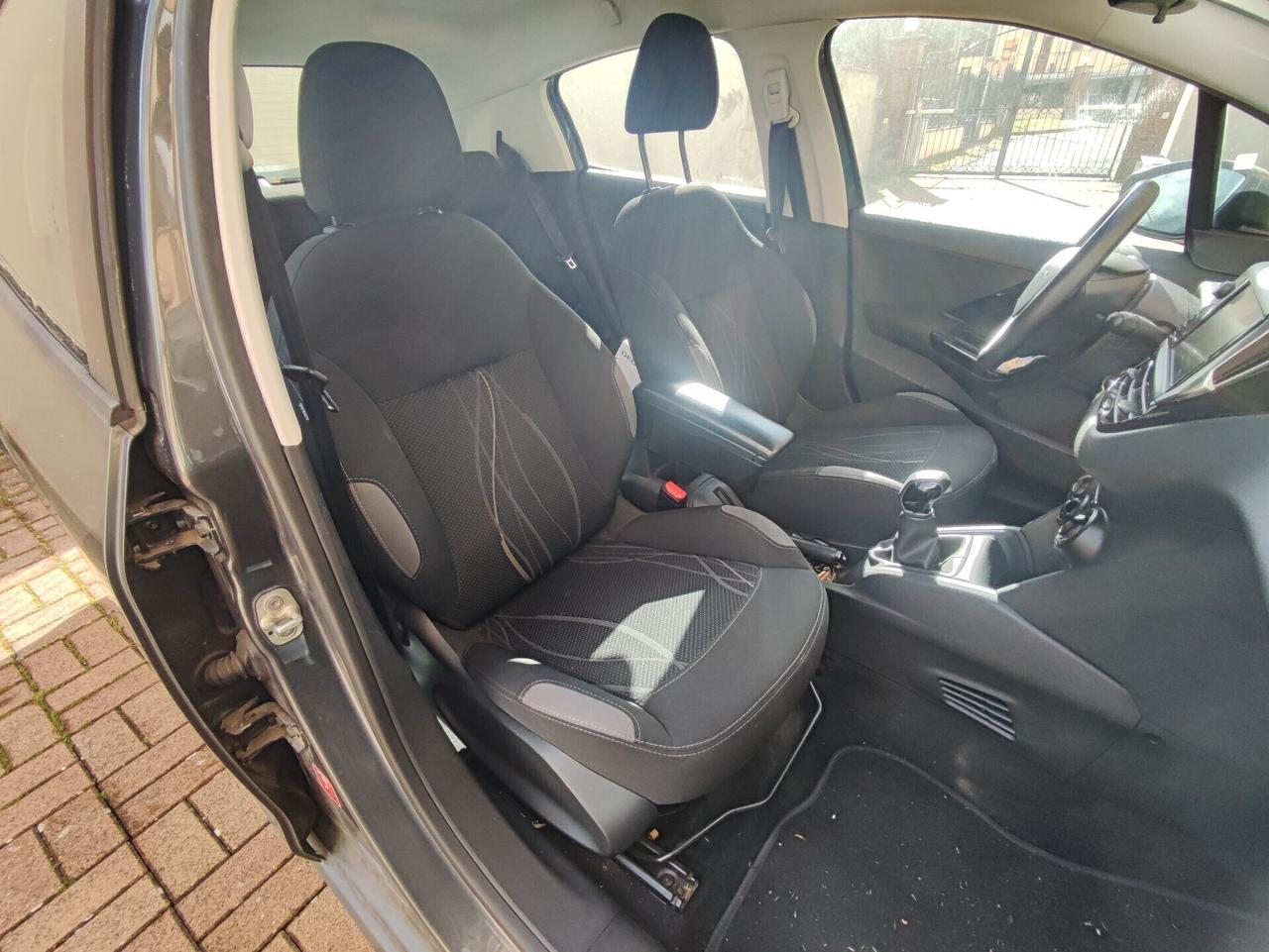 Peugeot 208 PureTech 82 5 porte Allure