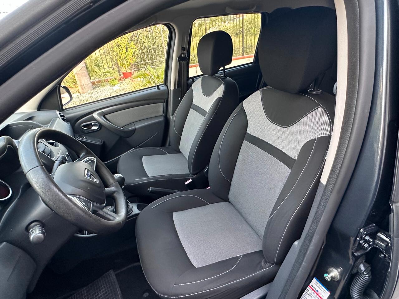 Dacia Duster 1.5 dCi 110 CV 4x2 – Perfette Condizioni – Garanzia 12 Mesi