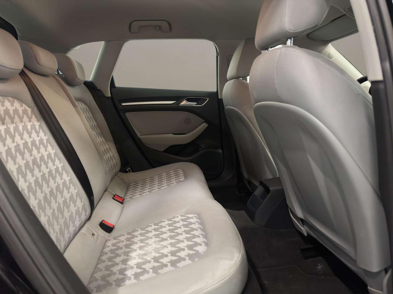 Audi A3 A3 III Sportback 1.6 tdi Ambiente