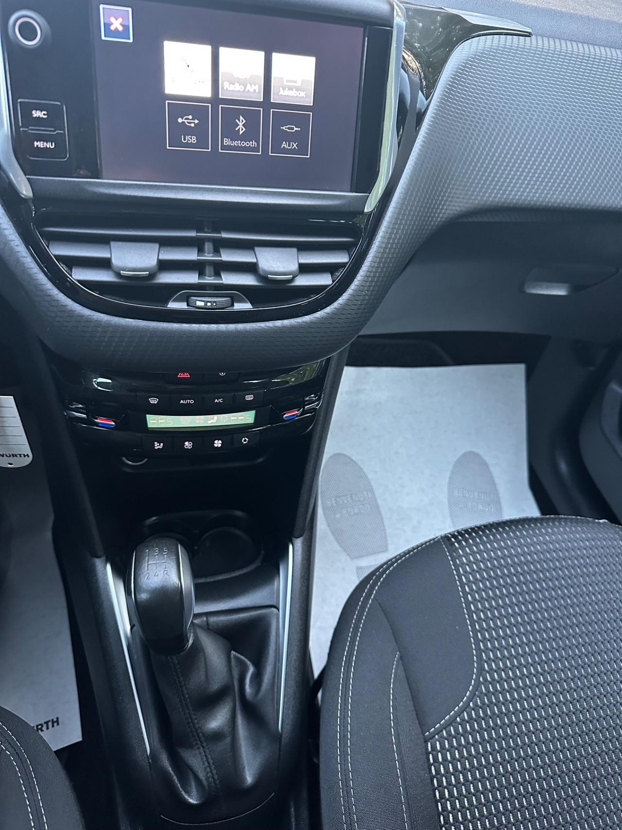 Peugeot 208 PureTech 82 5 porte Allure