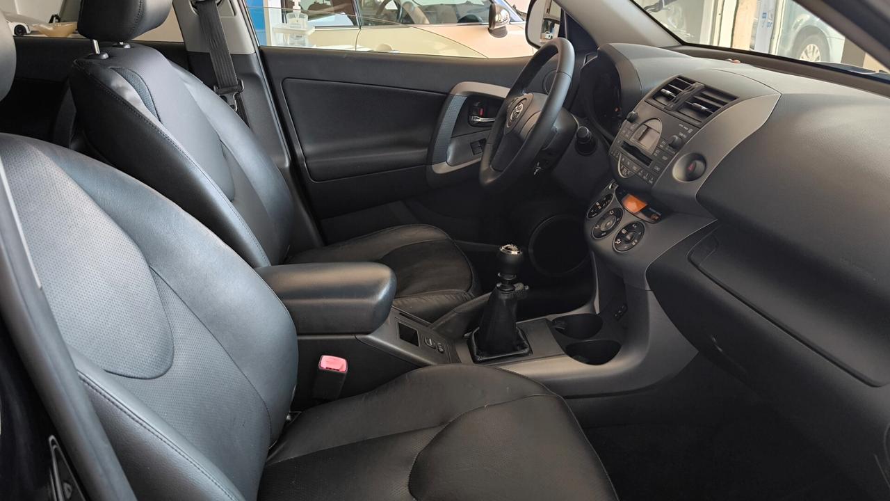 Toyota RAV 4 RAV4 2.2 D-4D 177 CV Luxury
