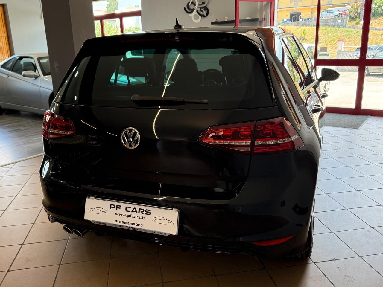 Volkswagen Golf 2.0 TDI DSG 5p. Highline BlueMotion R line.