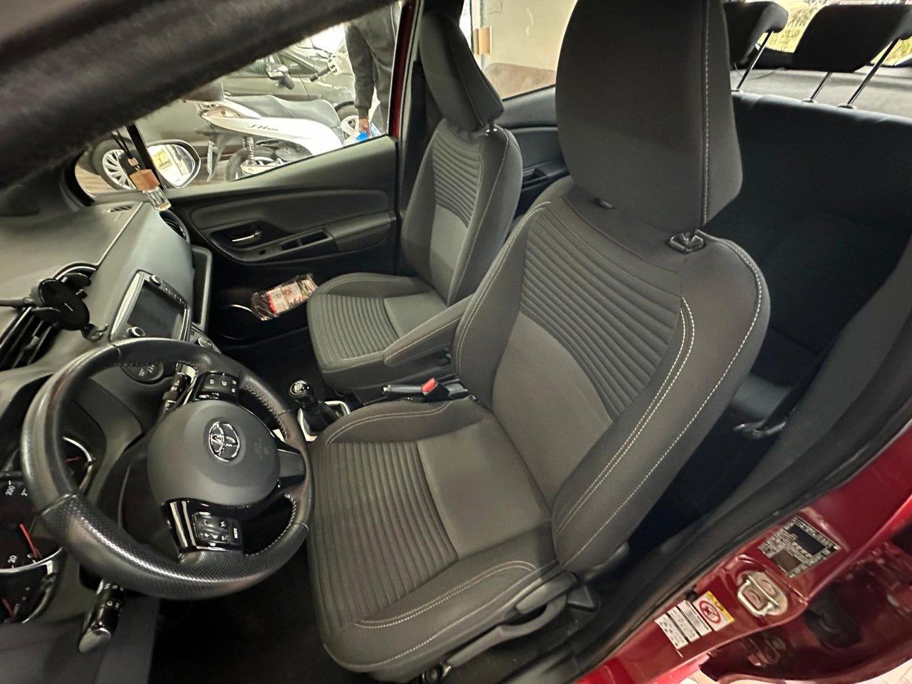 Toyota Yaris 5 Porte Yaris 5p 1.0 Trend Red Edition