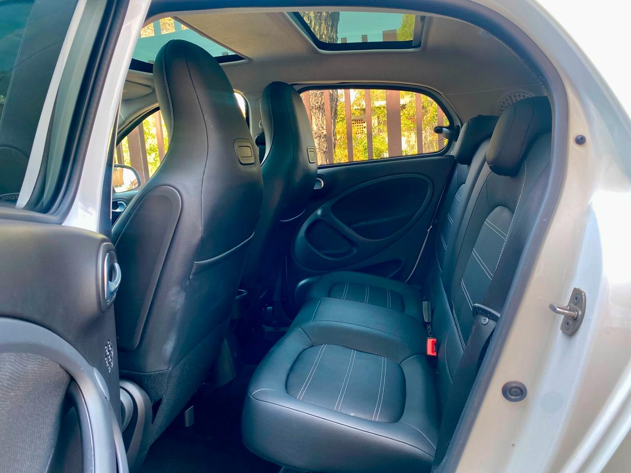 smart forFour EQ edition one, Brabus STYLE CAMERA, FULL LED