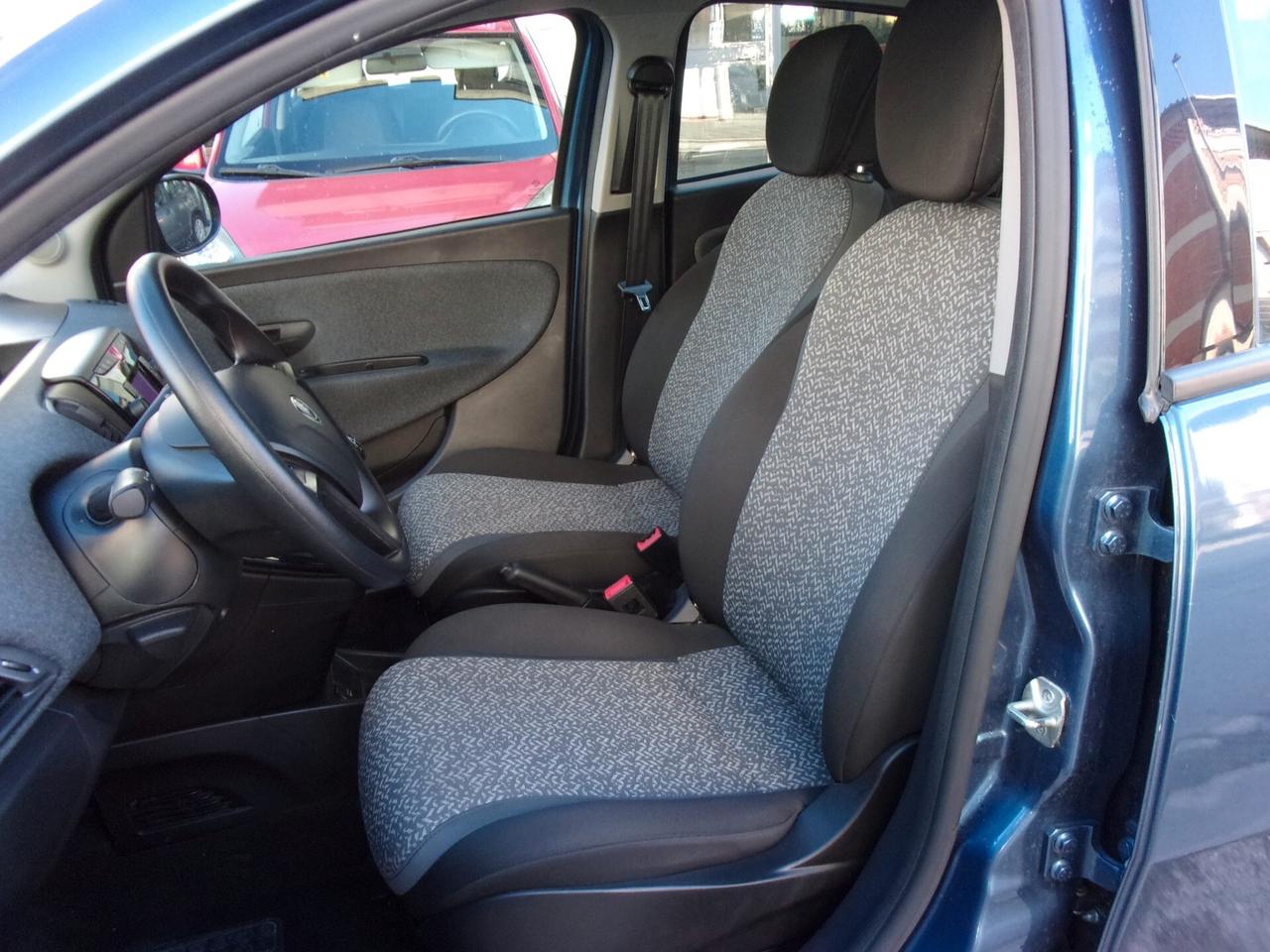 Lancia Ypsilon 1.0 FireFly 5 porte S&S Hybrid Gold