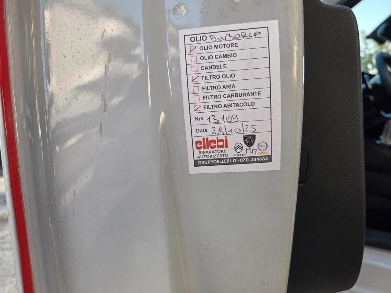 Peugeot 2008 PureTech 1.2 130 cv automatica