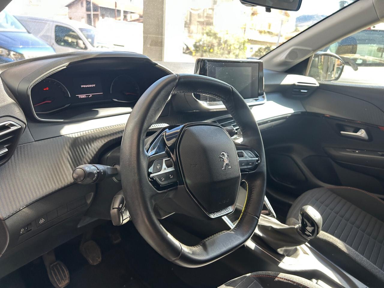 Peugeot 208 1.2 5p. Allure 05/2022 “ NEOPATENTATI “