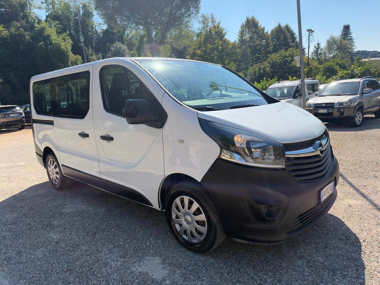 Opel Vivaro 1.6 Diesel // 9 Posti