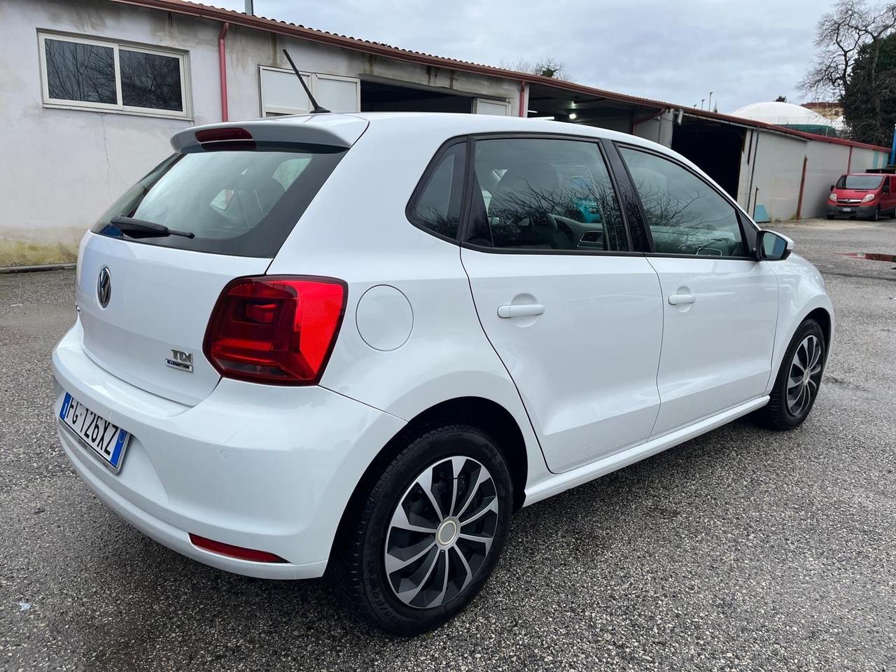 Volkswagen Polo 5P-1.4 tdi DSG-full-2017