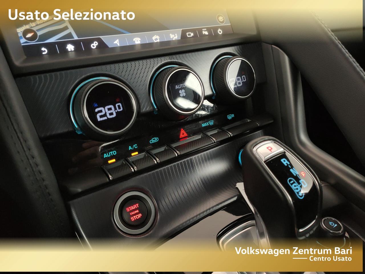 Jaguar F-Type coupe 2.0 i4 r-dynamic rwd 300cv auto