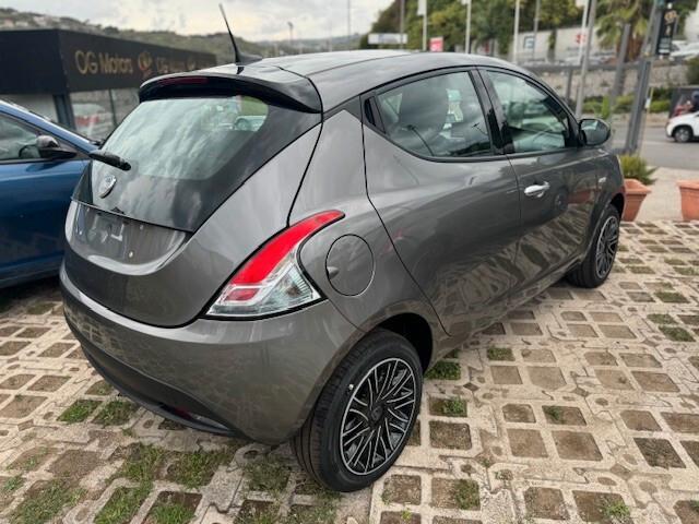 Lancia Ypsilon 1.0cc 70cv Hybrid ORO Km 0 Italiana