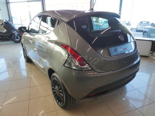 LANCIA Ypsilon 1.0 hybrid 70 Cv Silver Plus - OK NEOPATENTATI