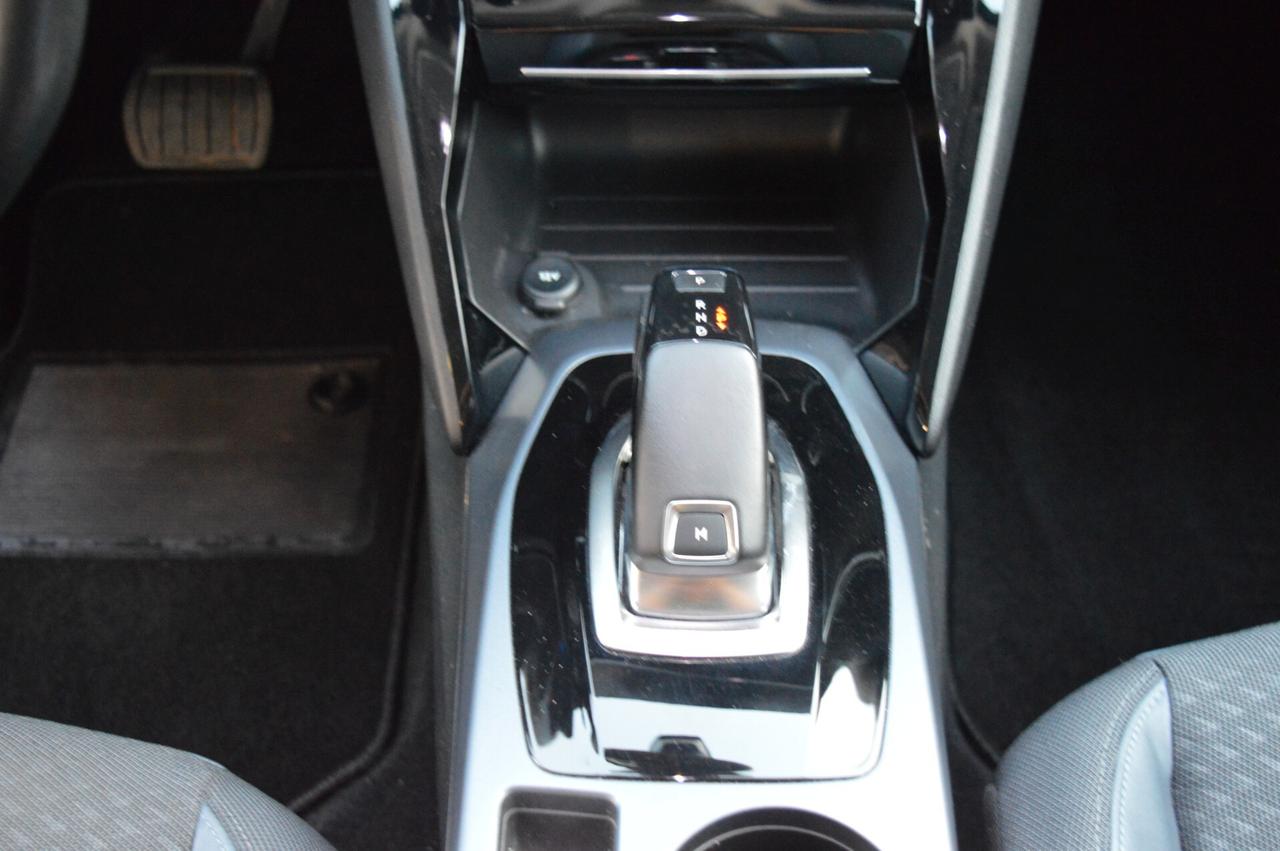 Peugeot 2008 BlueHDi 130 S&S EAT8 Allure Navi Pack