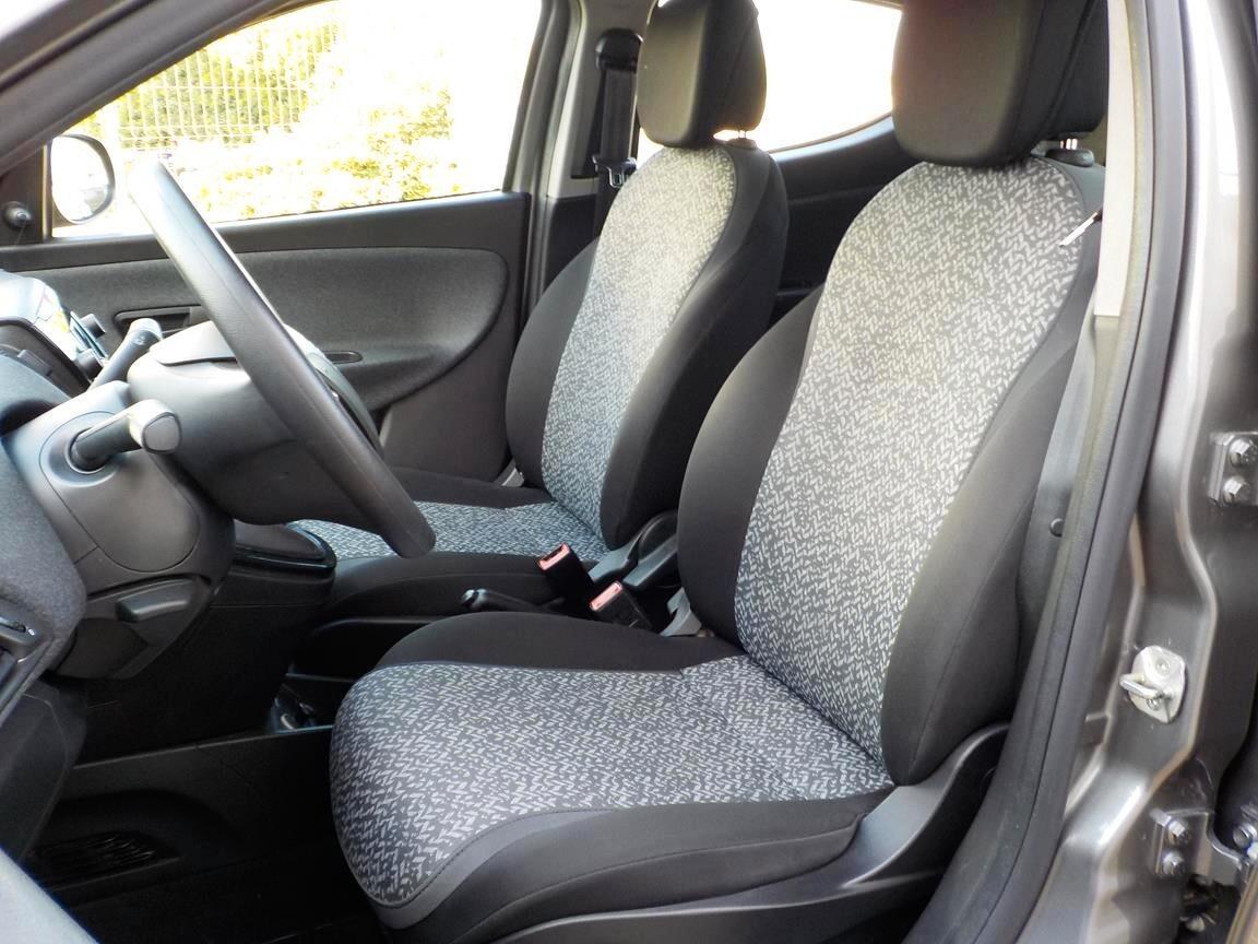 Lancia Ypsilon 1.0 FireFly 5 porte S&S Hybrid Ecochic Silver