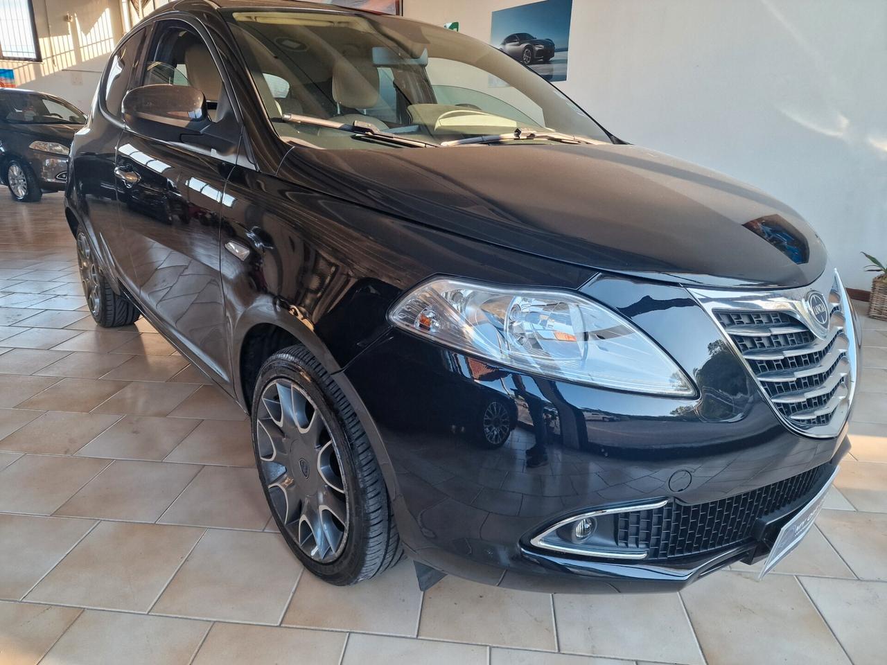 Lancia Ypsilon 1.2 69 CV 5 porte S&S Gold