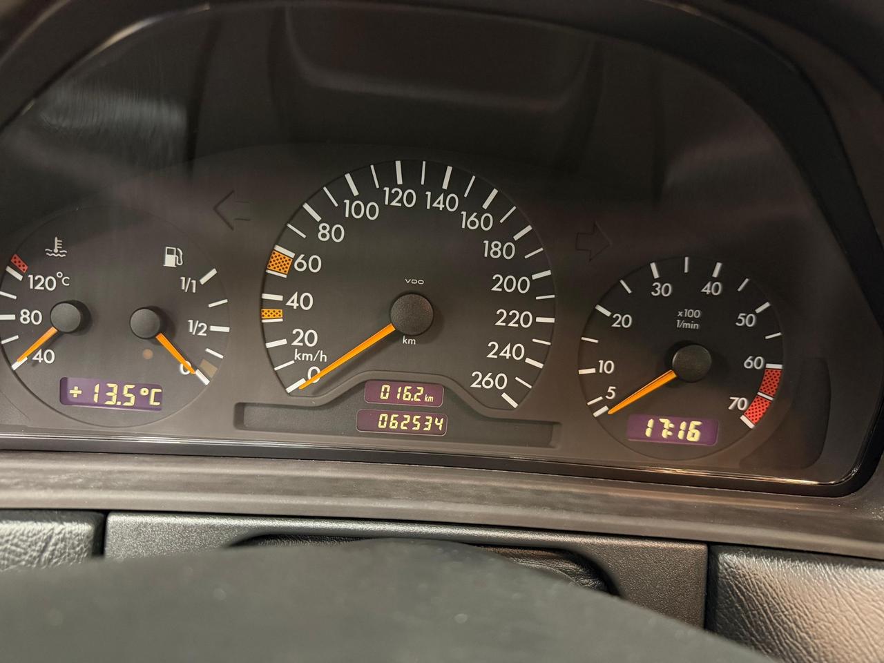 Mercedes-benz E 200 cat Elegance