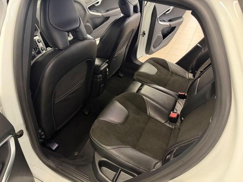 Volvo V40 D2 R-design 94g