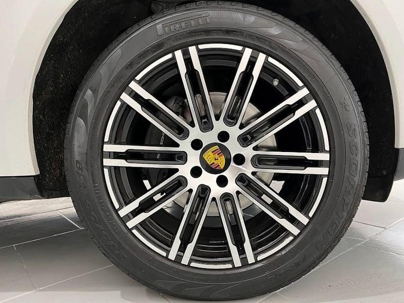 Porsche Macan 2.0 252cv