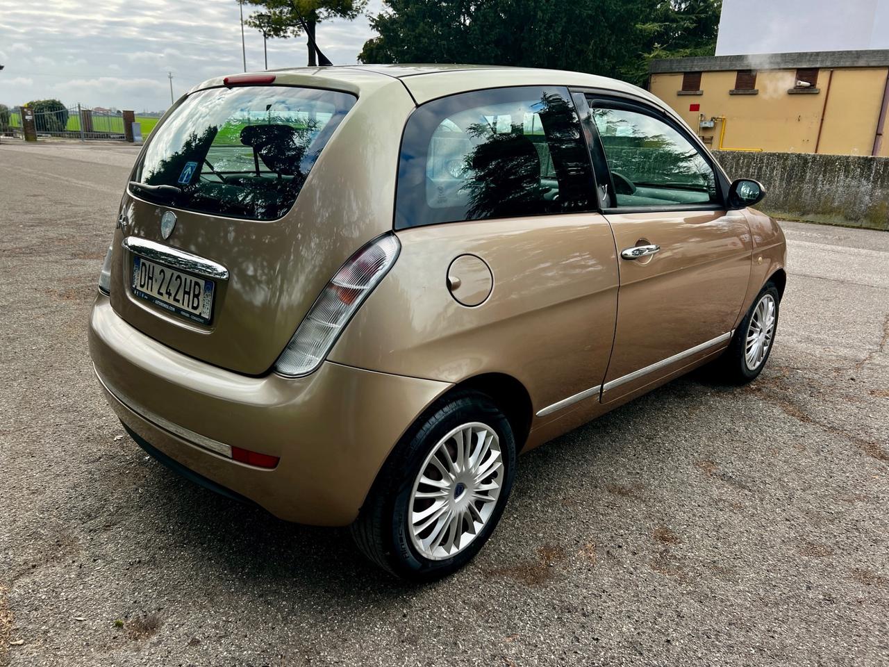 Lancia Ypsilon 1.4 Platino