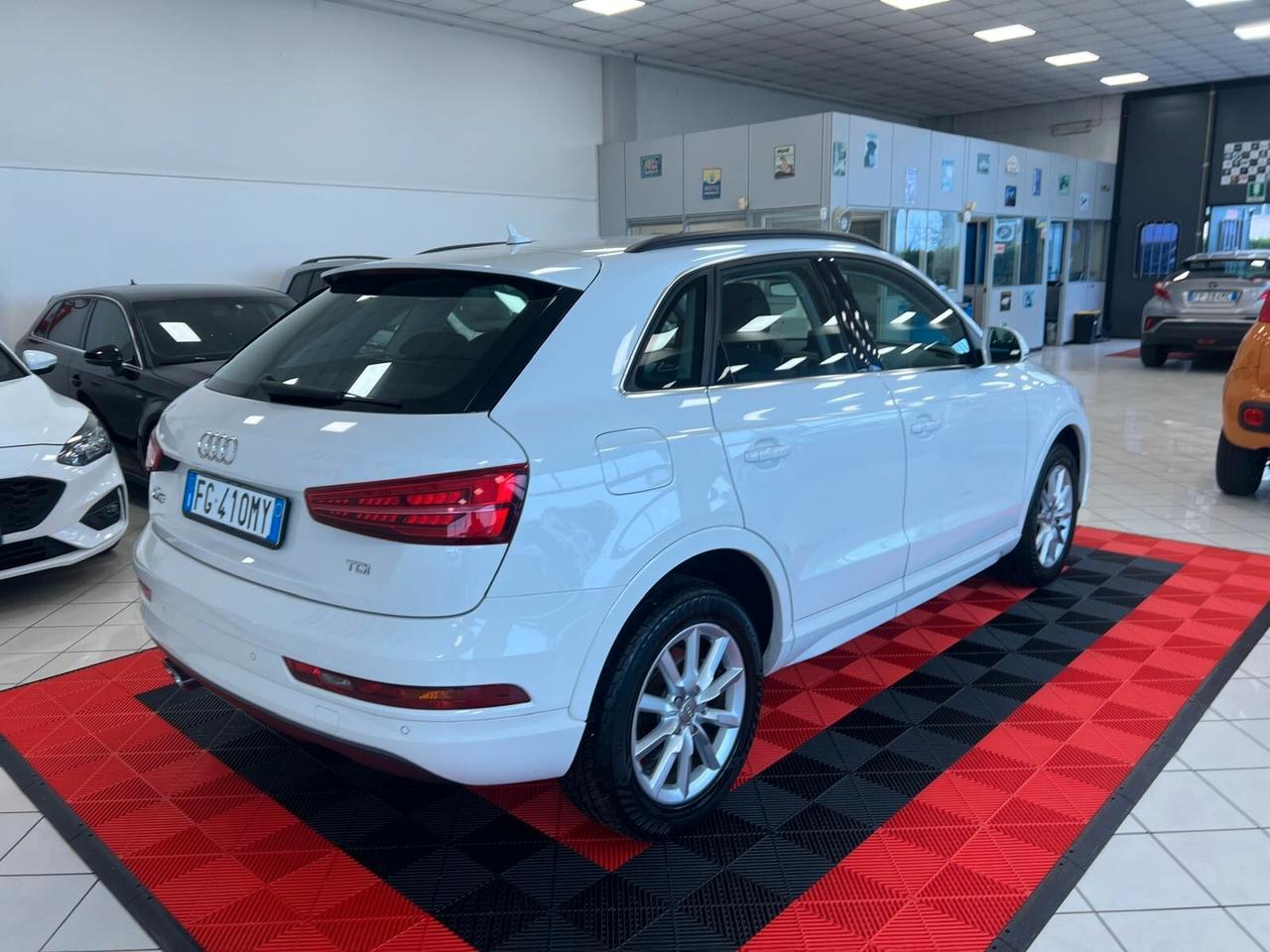 Audi Q3 2.0 TDI 120 CV Business