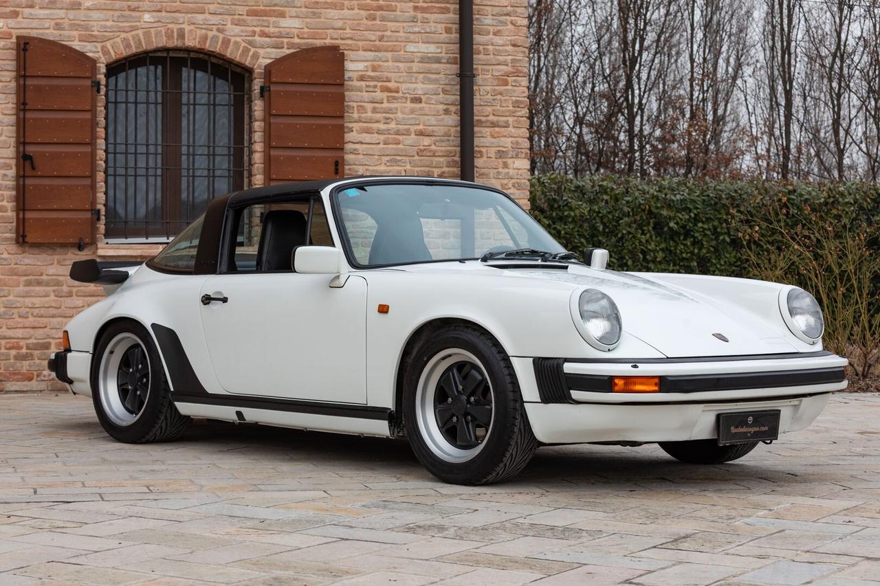 Porsche 911 CARRERA 3.2 G50 TARGA - RDS01800