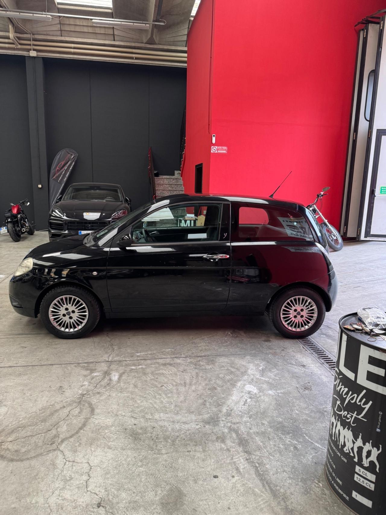 Lancia Ypsilon 1.2 69 CV 5 porte S&S Gold