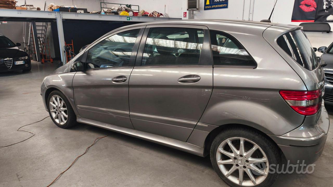 Mercedes B200 Sport motore rigenerato