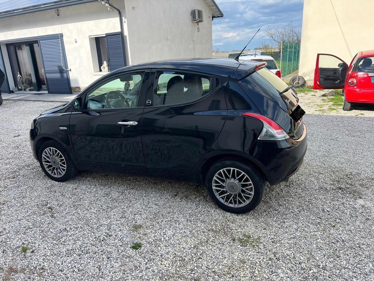 Lancia Ypsilon 1.2 69 CV 5 porte GPL Ecochic Gold