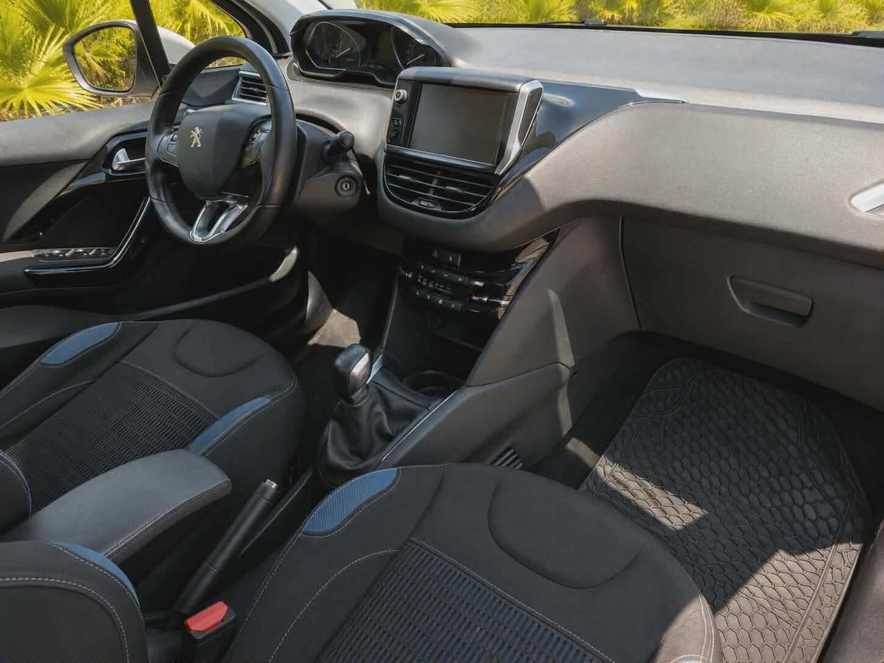 Peugeot 208 1.2 Benzina Allure – PARI AL NUOVO
