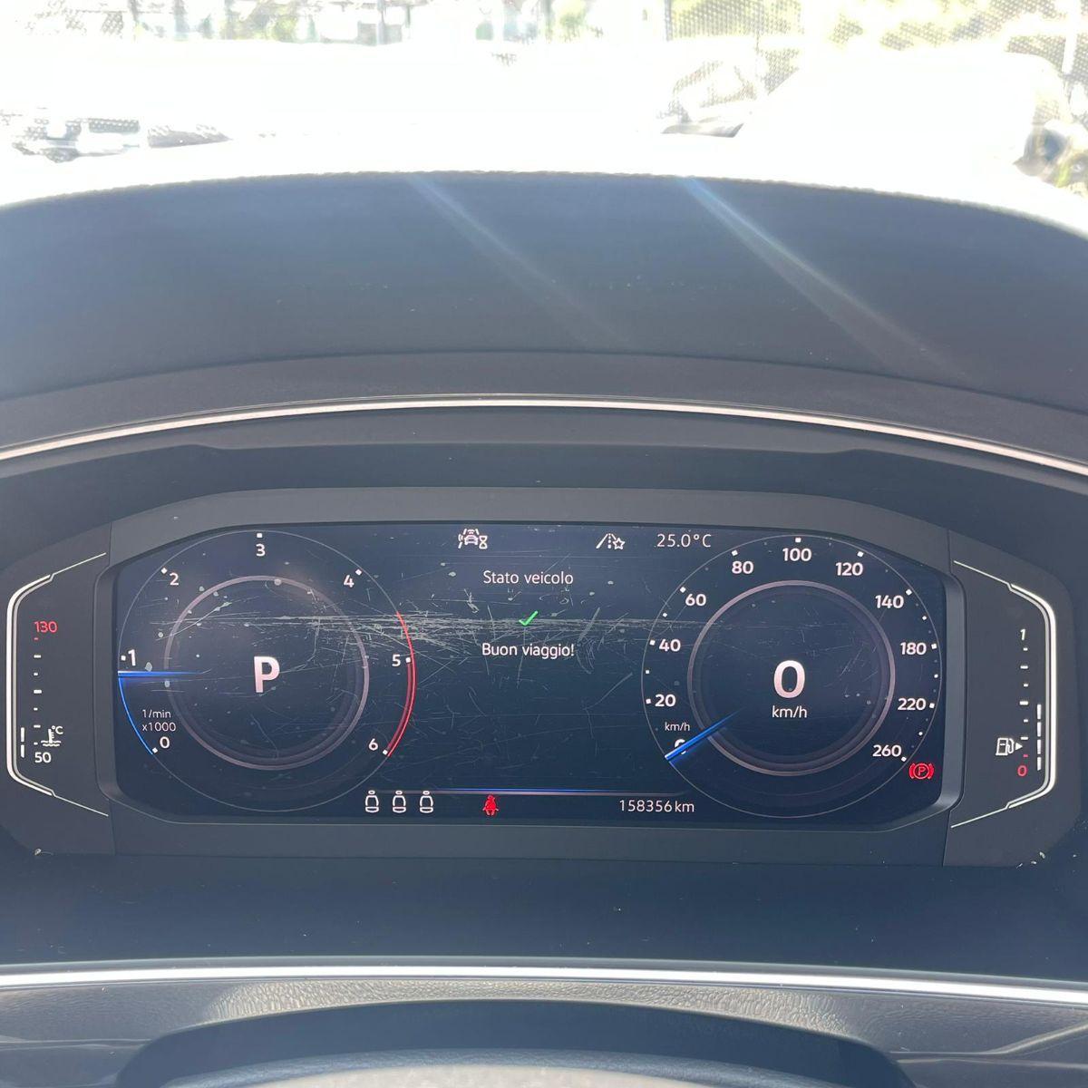 VOLKSWAGEN - Tiguan - 2.0 TDI 150CV SCR DSG R-Line