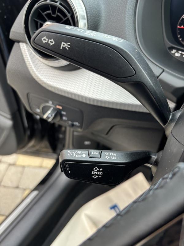 Audi Q2 35 1.5 tfsi S line edition s-tronic NAVI-LED-CAM-18"