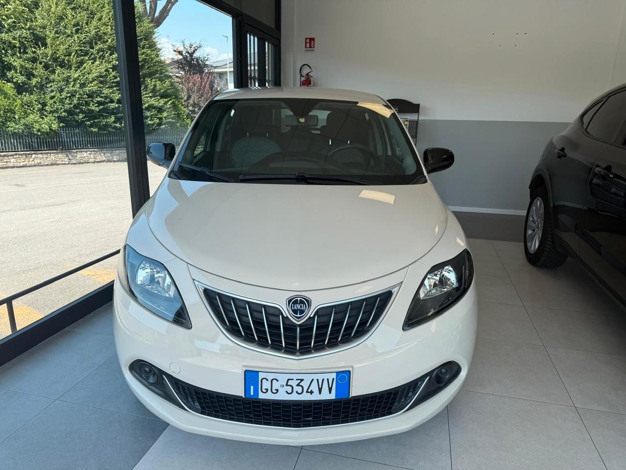 Lancia Ypsilon 1.0 FireFly 5 porte S&S Hybrid Ecochic Silver