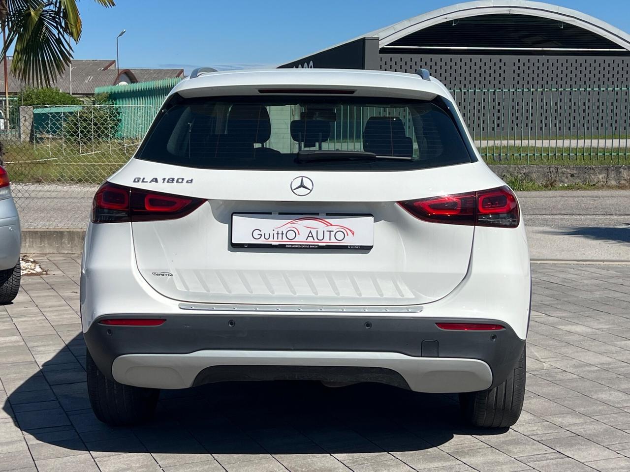 Mercedes-benz GLA 180 d Business FINANZIABILE