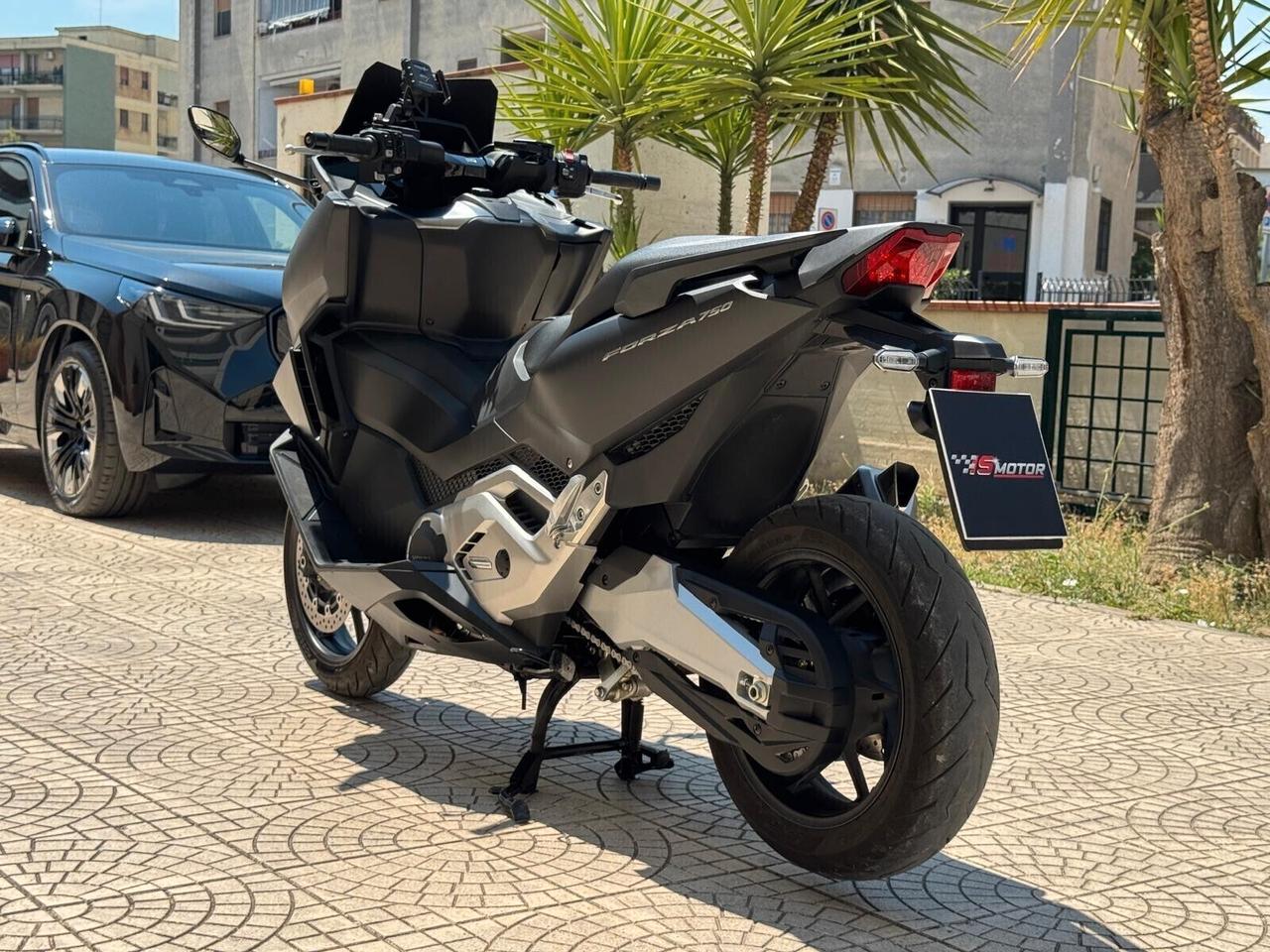 HONDA FORZA 750