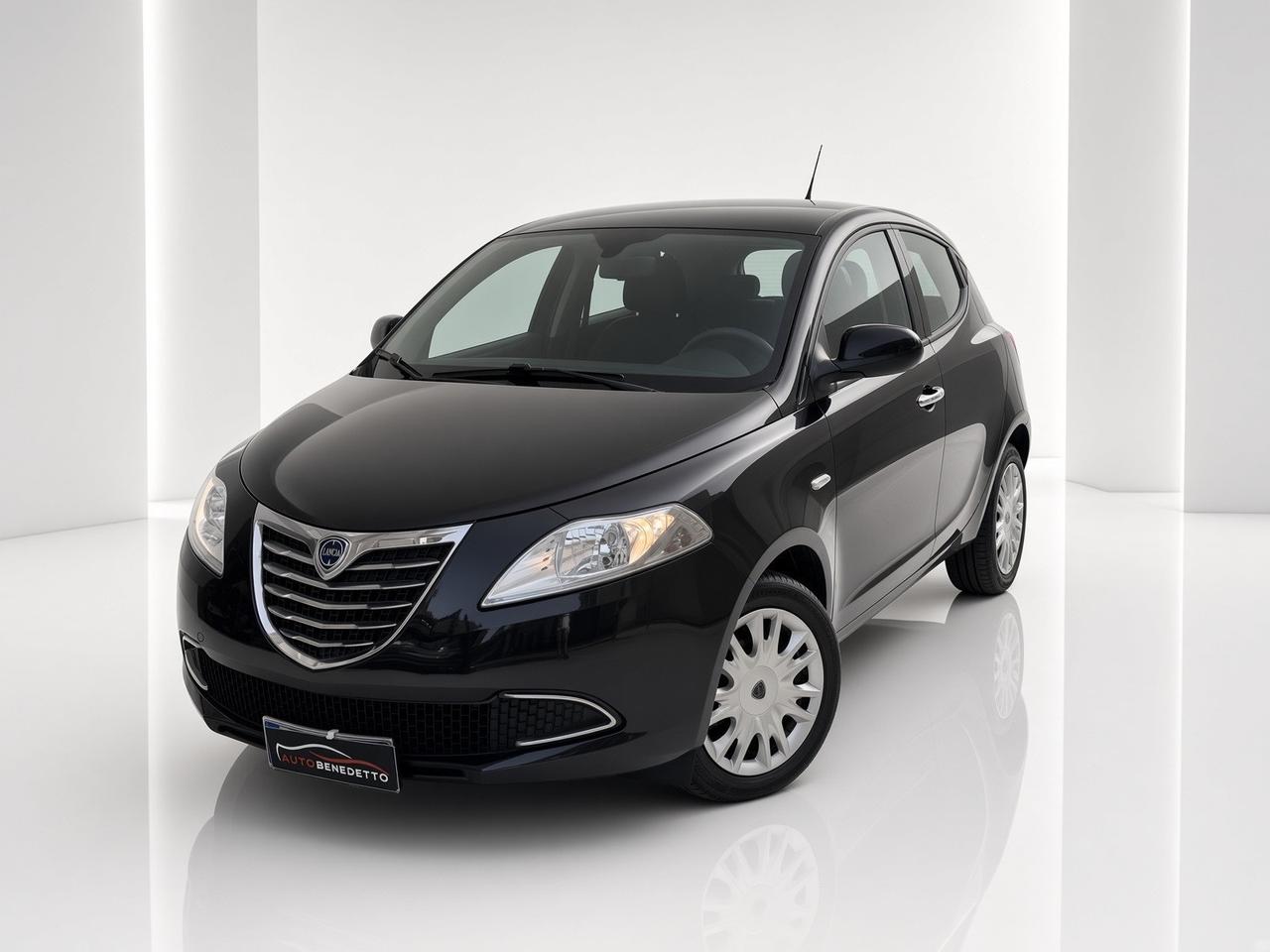 Lancia Ypsilon 1.2 69 CV Silver 2013