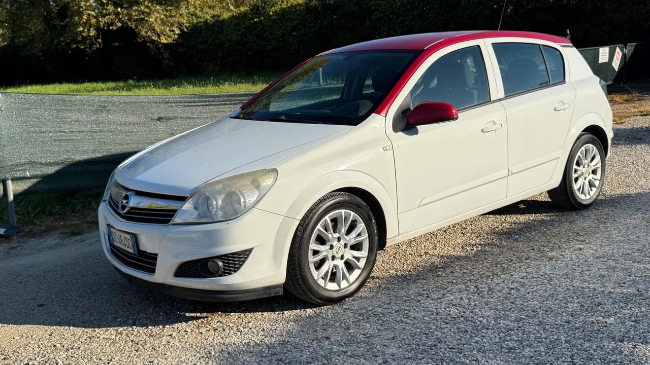 Opel Astra 1.7 CDTI 110CV 5 porte Cosmo