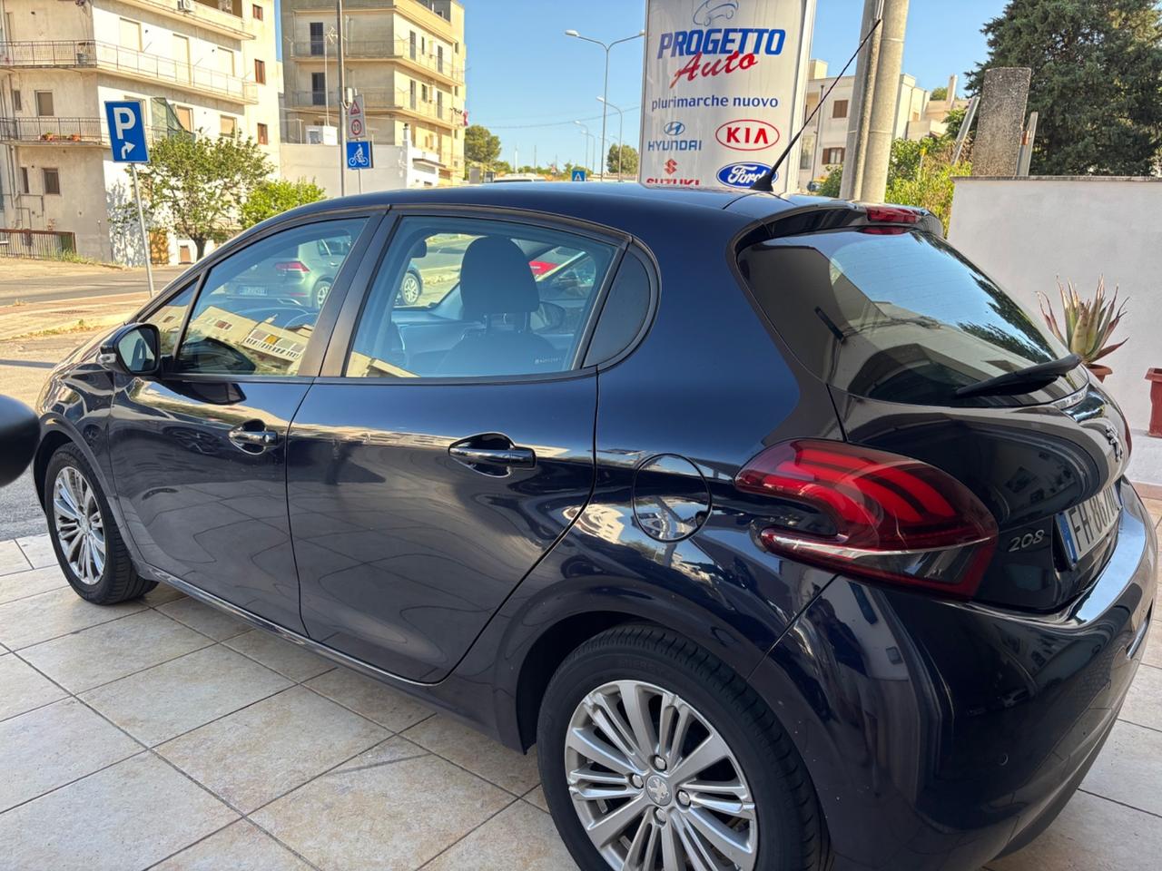 Peugeot 208 BlueHDi 75 5 porte Allure