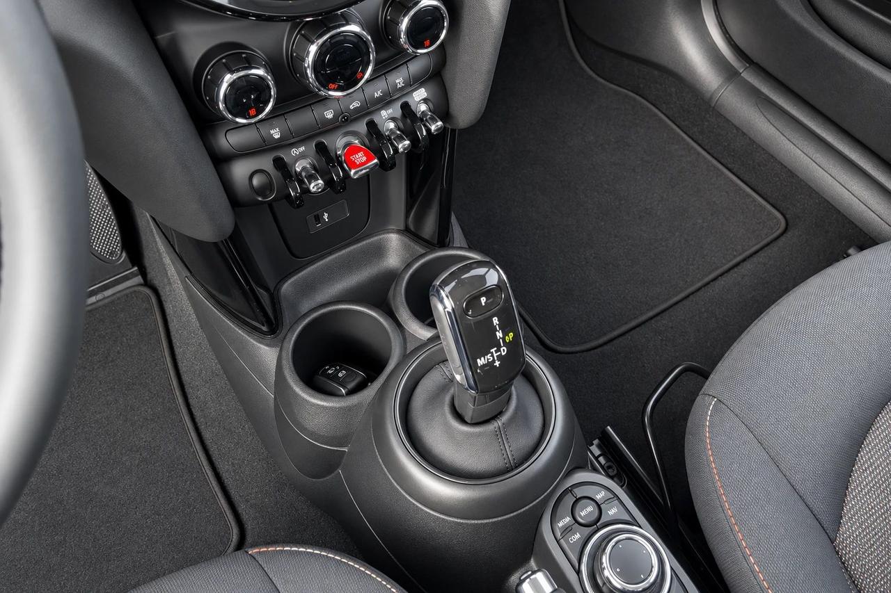 Mini Cooper 3p 1.5 Cooper Essential Premium Mid Package