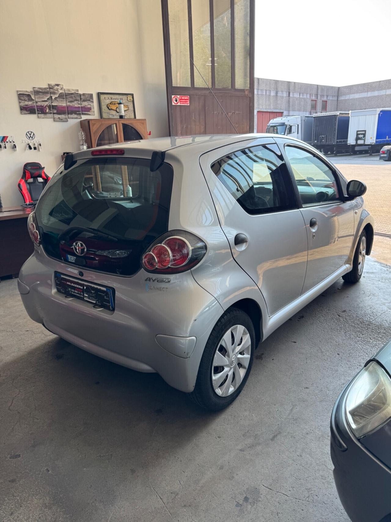 Toyota Aygo 1.0 12V VVT-i 5 porte Cool Soda Connect