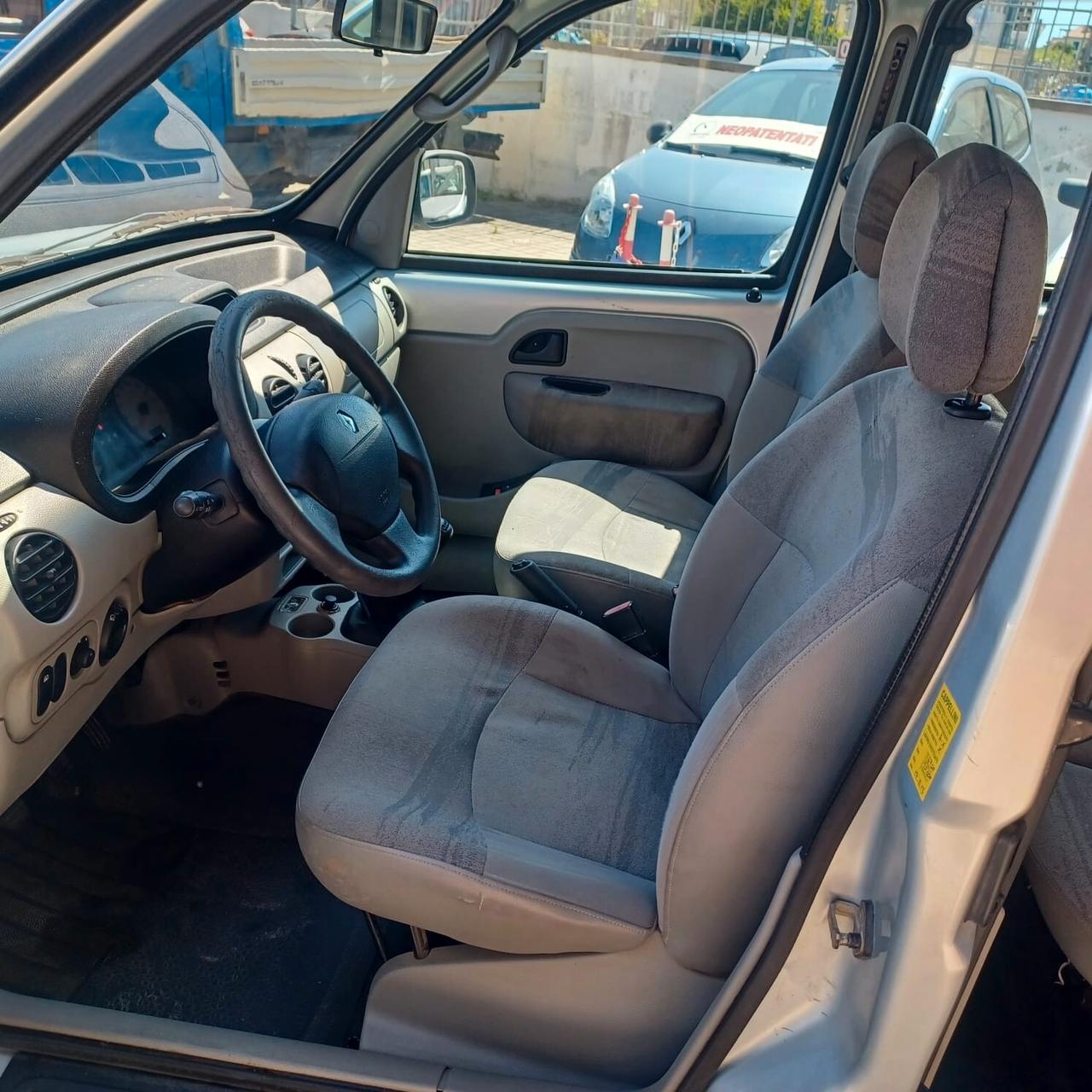 IDEALE PER LAVORO E FAMIGLIA BERLINGO 1.2
