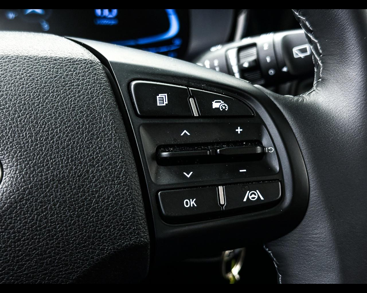 HYUNDAI i10 3ª serie - i10 1.0 MPI AT Connectline