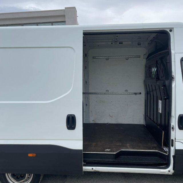 IVECO DAILY 35S16 VH2 FURGONE PASSO MEDIO/LUNGO 3 POSTI