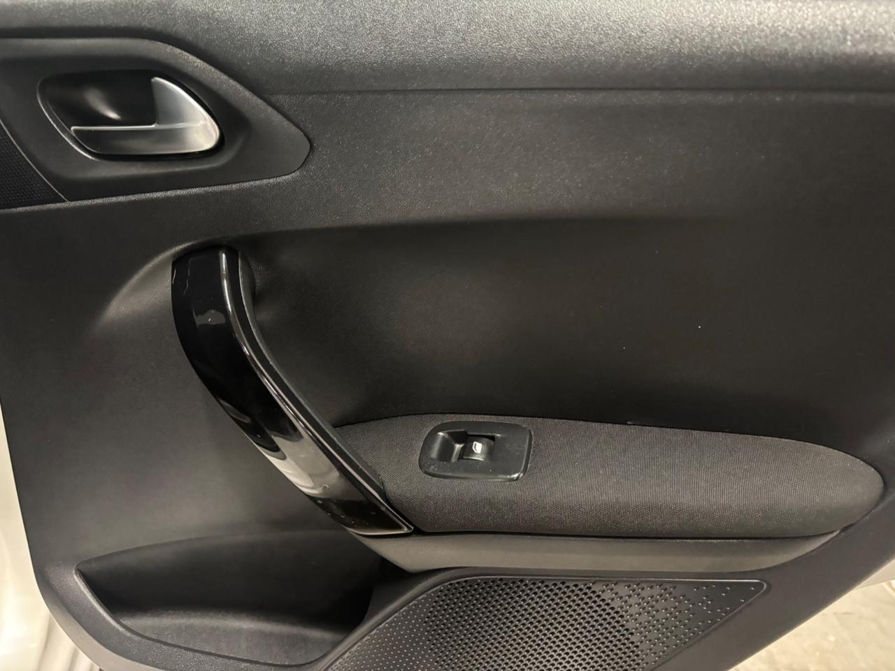 Peugeot 208 1.6 HDI OK NEOPATENTATI