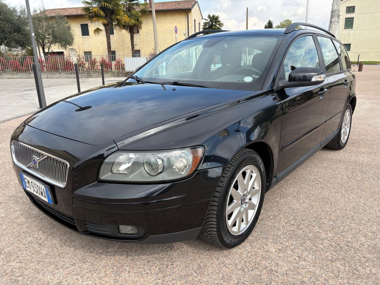 Volvo V50 D anno 2012 pronta a uso ok neo patentati