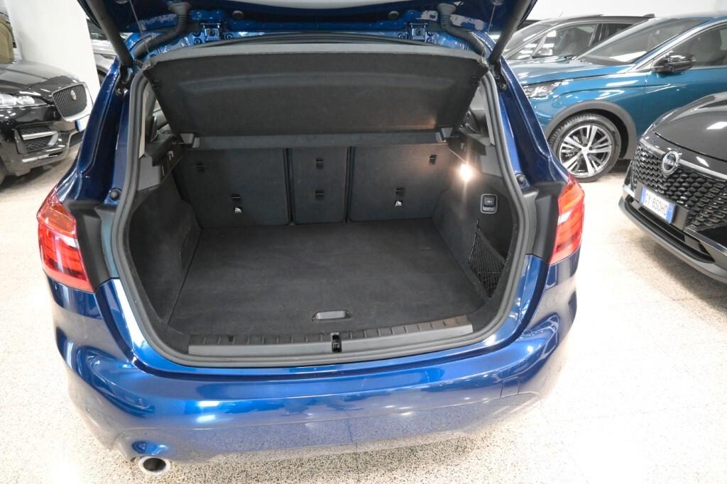 BMW 216D ACTIVE TOURER 116CV 6M. BUSINESS ADVANTAGE ( FARI LED - PELLE - CRUISE - NAVI - PARK ASSISTANT - TELECAMERA POST. )