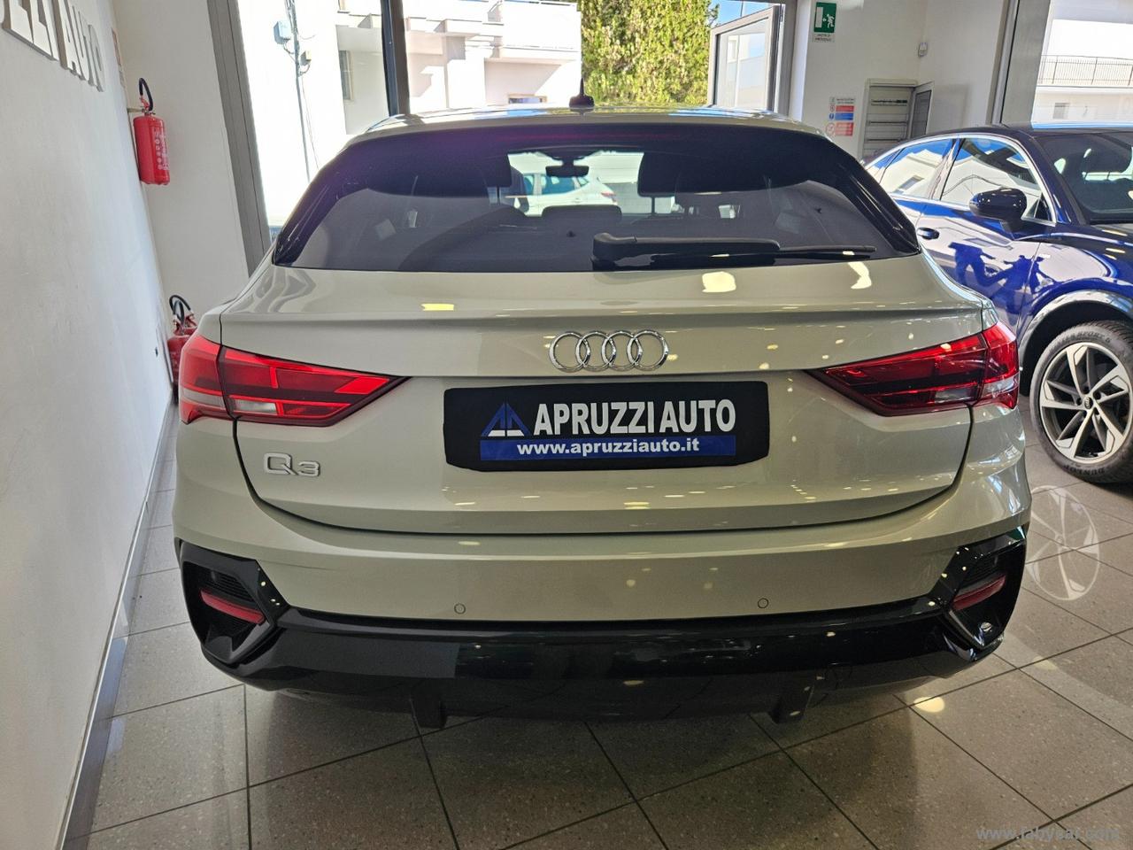 AUDI Q3 SPB 35 TDI S tronic Business